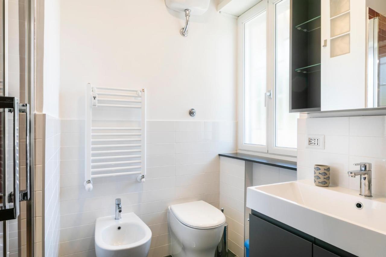 Cozy Flat 2 Bedrooms 2 Bathrooms With Balcony Lägenhet Rom